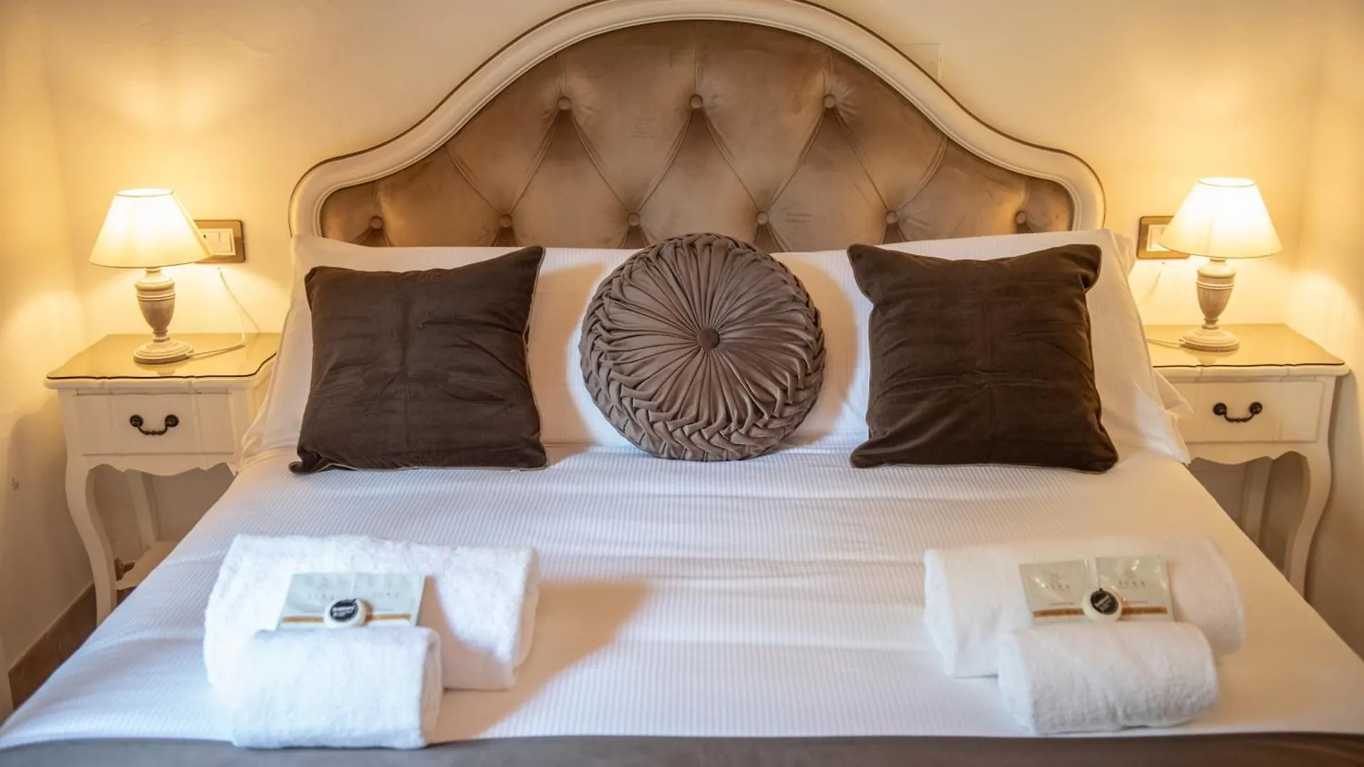 Regina Rooms Pisa 0*,  Italy