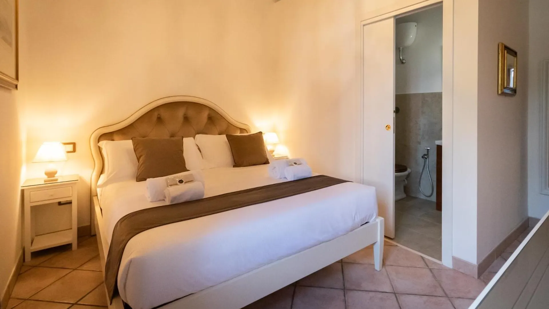 Regina Rooms Pisa Italy